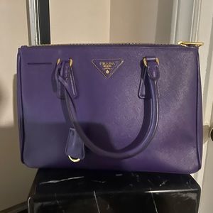 Authentic PRADA SAFFIANO CROSSBODY BAG